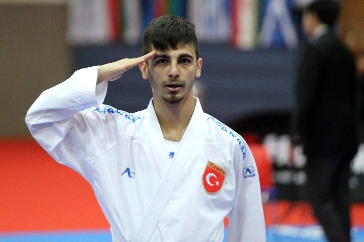 Rus rakibini yenen milli karateci Eray Şamdan, Mehmetçik'e selam yolladı