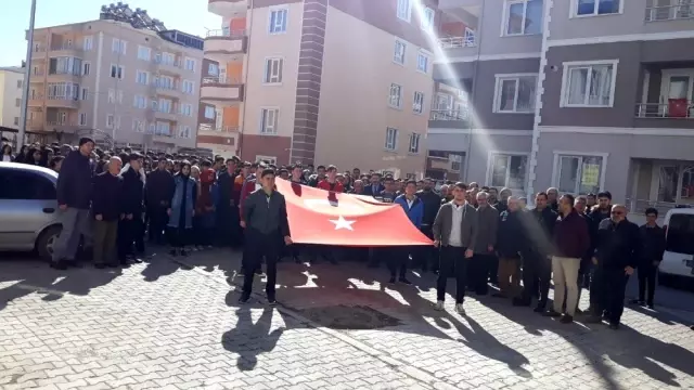 Şehit babasından duygulandıran davranış: Okulu açacak kimse yoksa ben geleyim.