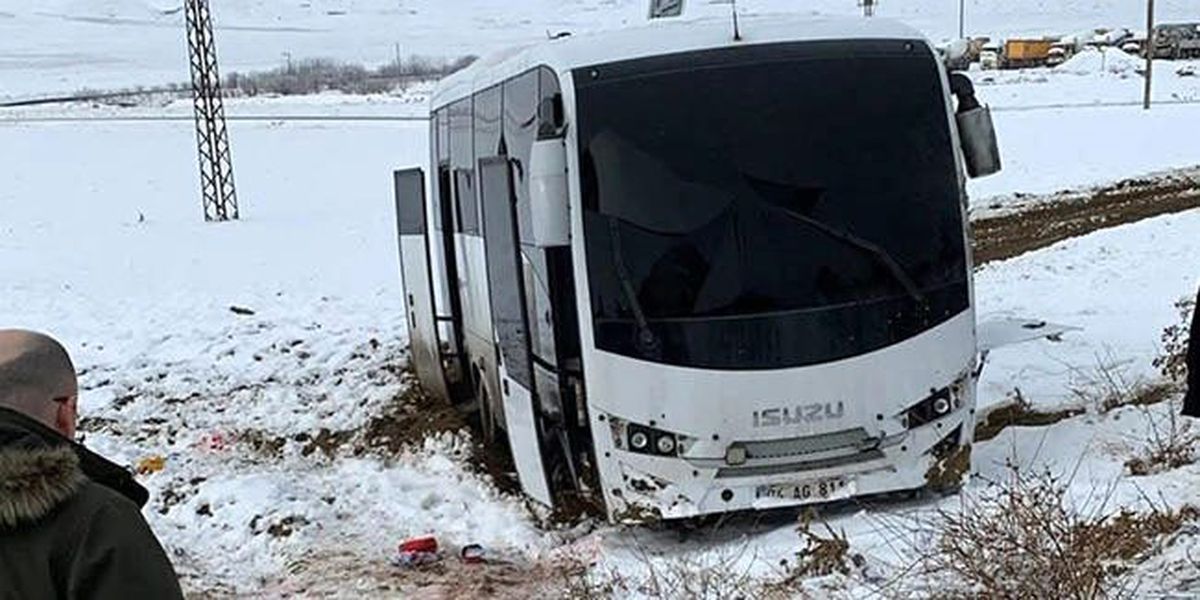 Son Dakika: Ağrı'da Gürbulak Gümrük Müdürlüğü'ne ait araca roketli saldırı düzenlendi