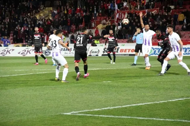 TFF 1. Lig: E.H. Balıkesirspor: 2 - Keçiörengücü: 2