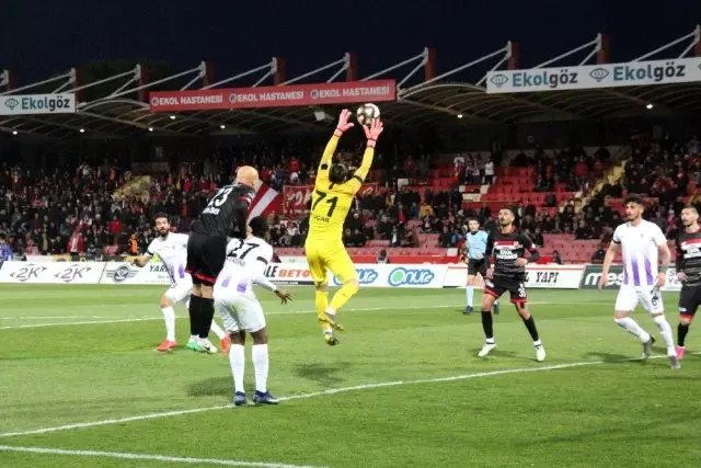 TFF 1. Lig: E.H. Balıkesirspor: 2 - Keçiörengücü: 2