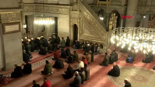 Türk ordusunun başarısı için tüm camilerde fetih suresi okundu Türk ordusunun başarısı için tüm camilerde fetih suresi okundu