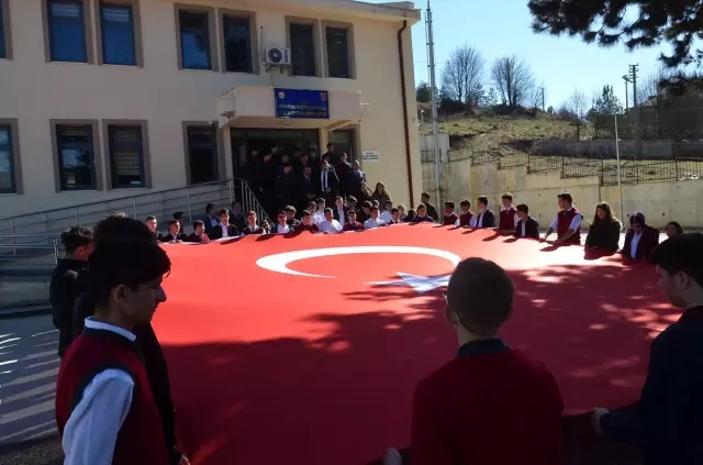 Türkiye Mehmetçik için tek yürek oldu Türkiye Mehmetçik için tek yürek oldu