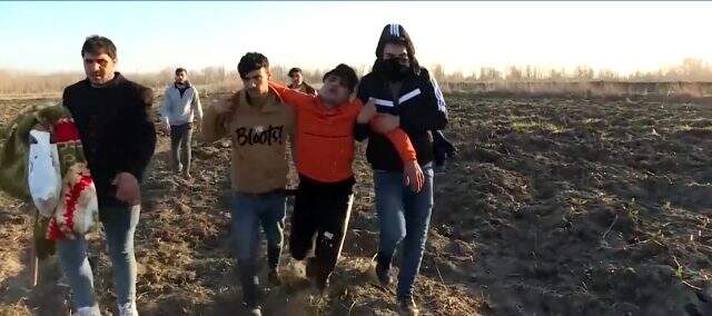 Yunan güvenlik güçlerinin göçmenlerin üzerine ateş açtığı anların yeni görüntüsü ortaya çıktı