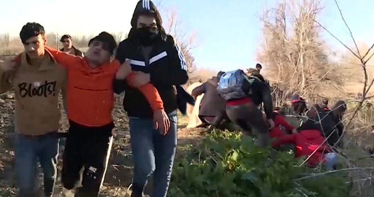 Yunan güvenlik güçlerinin göçmenlerin üzerine ateş açtığı anların yeni görüntüsü ortaya çıktı