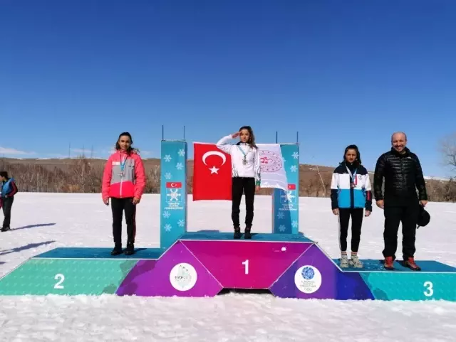 Ağrılı kayakçılar Erzurum'dan 10 madalya ile döndü Ağrılı kayakçılar Erzurum'dan 10 madalya ile döndü
