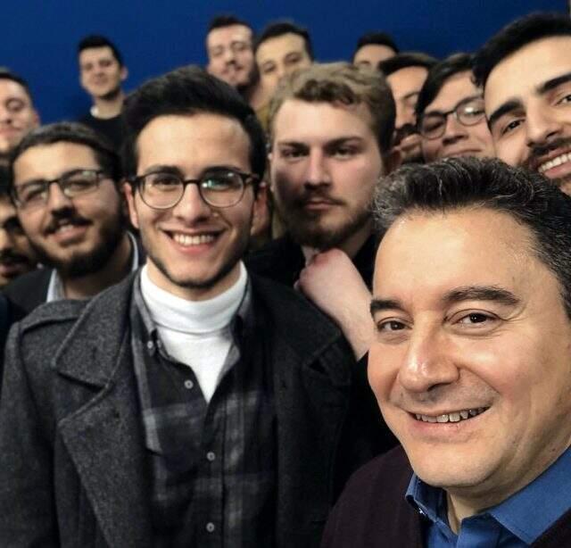 Ali Babacan, üniversite öğrencileriyle bir araya geldi.