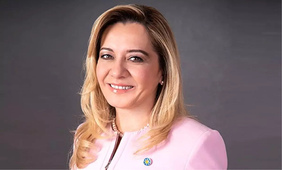 Aylin Cesur kimdir? Aylin Cesur kaç yaşında ve nereli? Aylin Cesur hayatı ve biyografisi!