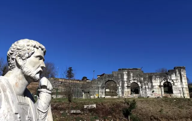 Batı Karadeniz'in Efes'inin görkemli yapısı gün yüzüne çıkıyor