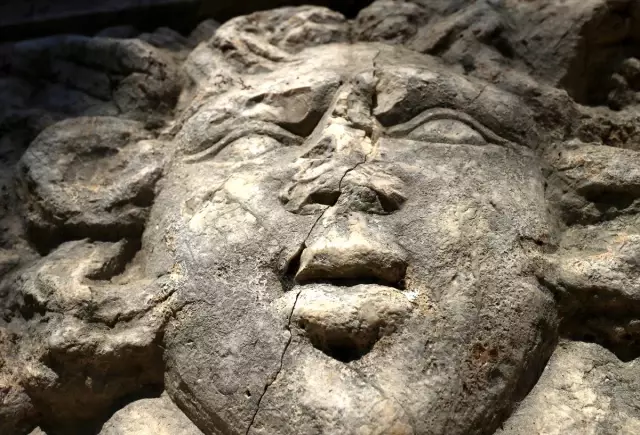 Batı Karadeniz'in Efes'inin görkemli yapısı gün yüzüne çıkıyor