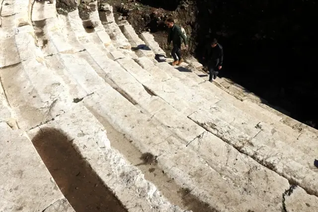 Batı Karadeniz'in Efes'inin görkemli yapısı gün yüzüne çıkıyor