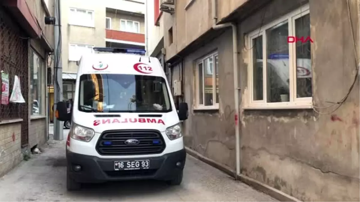 Bursa Okuldan Eve Dondugunde Babasinin Bicakladigi Annesini Kanlar Icinde Buldu Bursa