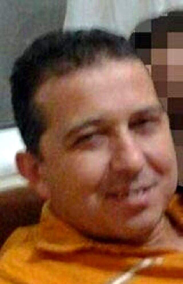 Davası devam eden kuyumcu, kendini iple ağaca astı