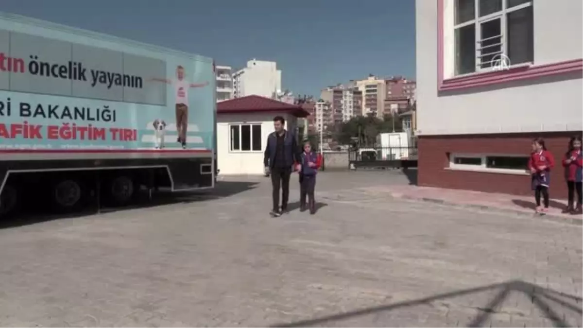Down sendromlu Elif'in trafik polisliği hayali gerçek oldu