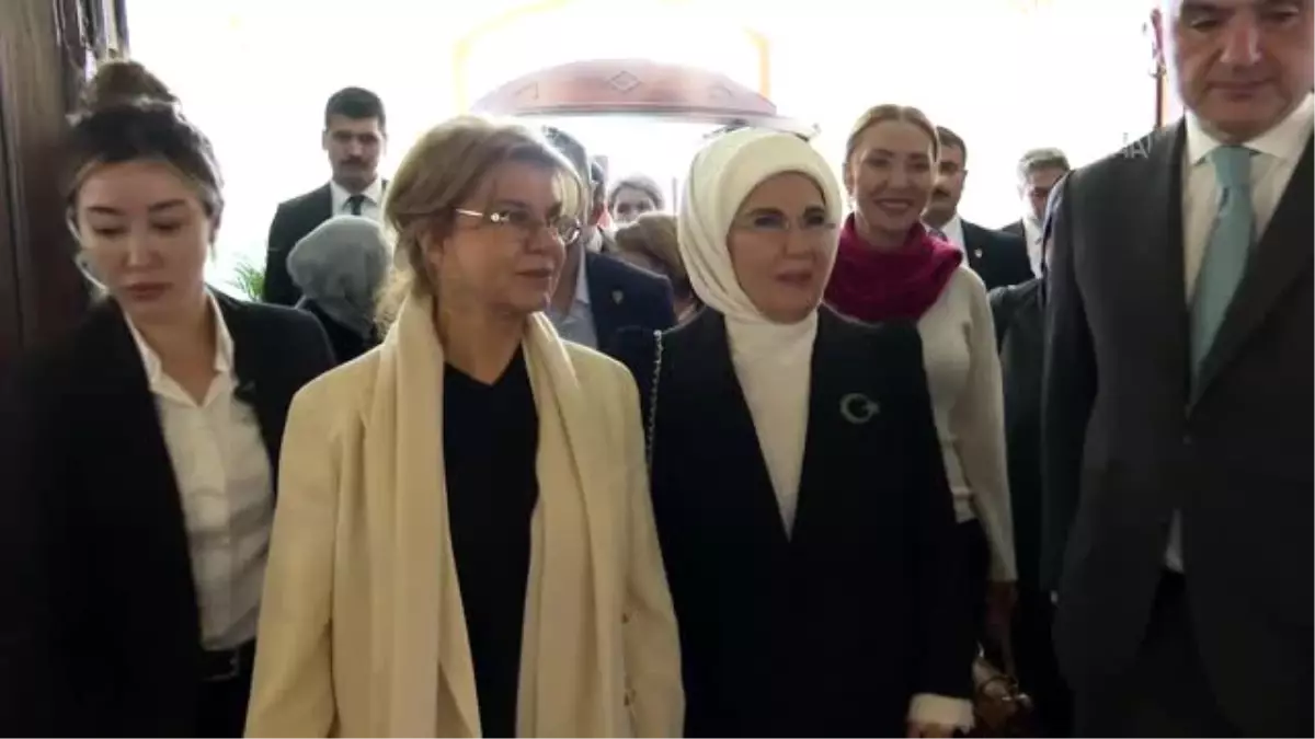 Emine Erdoğan, 'Milli Egemenliğin 100. Yılında Türk Kadını Özel Oturumu'na katıldı