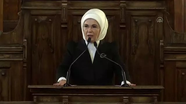 Emine Erdoğan, Milli Egemenliğin 100. Yılında Türk Kadını Özel Oturumu nda konuştu (3)