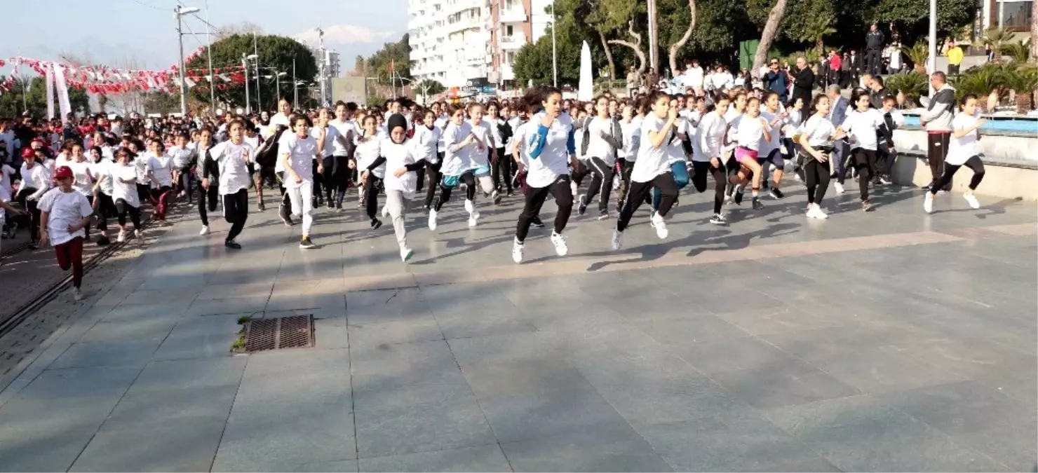 Fetih Gençlik Koşusu'nda kıyasıya mücadele
