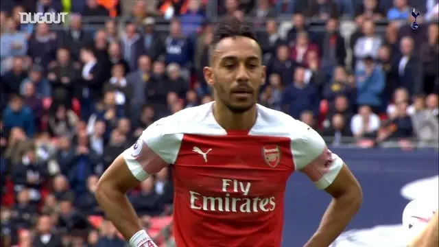 Hugo Lloris, Aubemeyang’ın Penaltısını Kurtarıyor