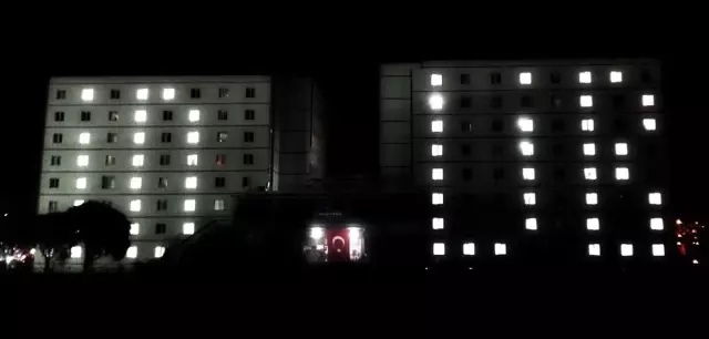 Kiz Ogrenciler Yurt Isiklari Ile Idlib Yazdi Haberler