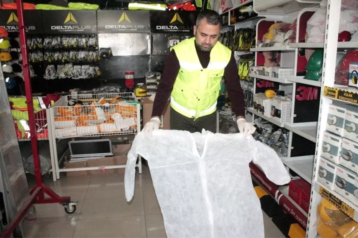 Koronavirüs tıbbı eldiven ve tulumu da karaborsaya düşürdü