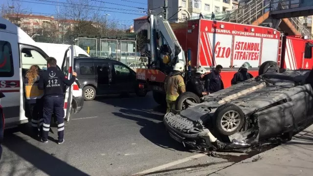 Makas atan sürücü araçlara çarpıp takla attı