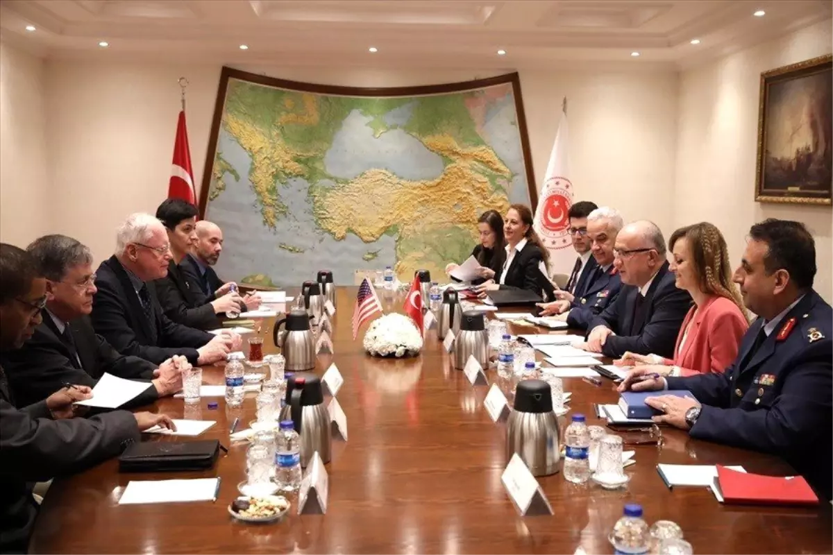 Milli Savunma Bakanı Akar ABD Suriye Özel Temsilcisini kabul etti