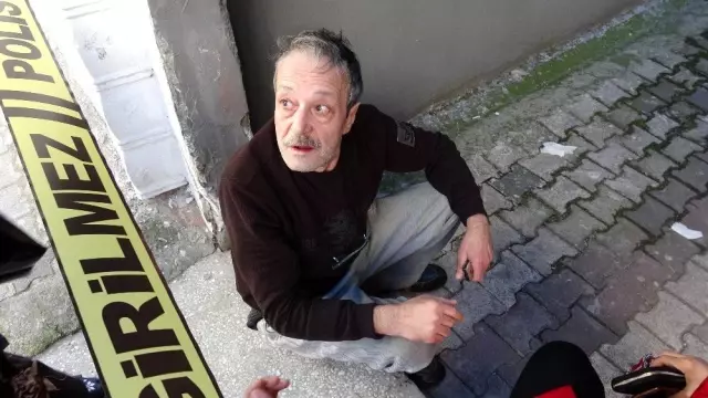 Misafir olduğu evin önünde kanlar içinde ölü bulundu.