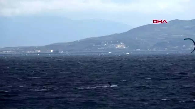 Muğla bodrum'da bir yanda sörf ve diğer yanda göçmen devriyesi