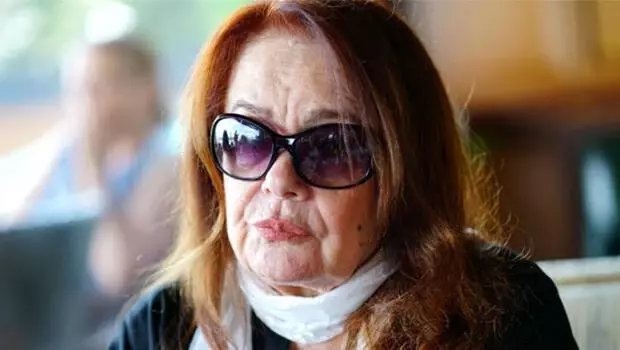 Müslüm Gürses'in eşi Muhterem Nur'dan haber var Müslüm Gürses'in eşi Muhterem Nur'dan haber var