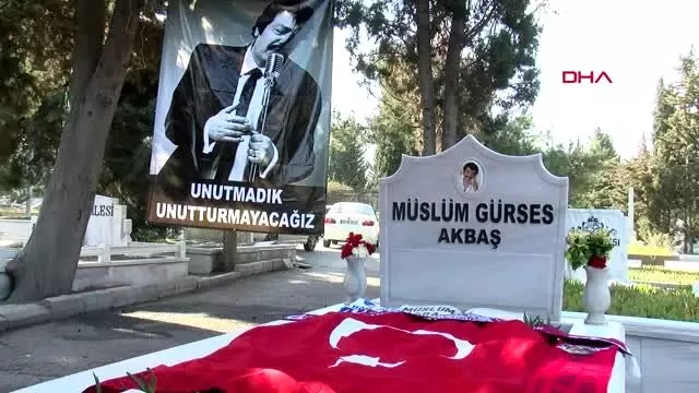 Müslüm gürses mezarı başında anıldıd Müslüm gürses mezarı başında anıldıd