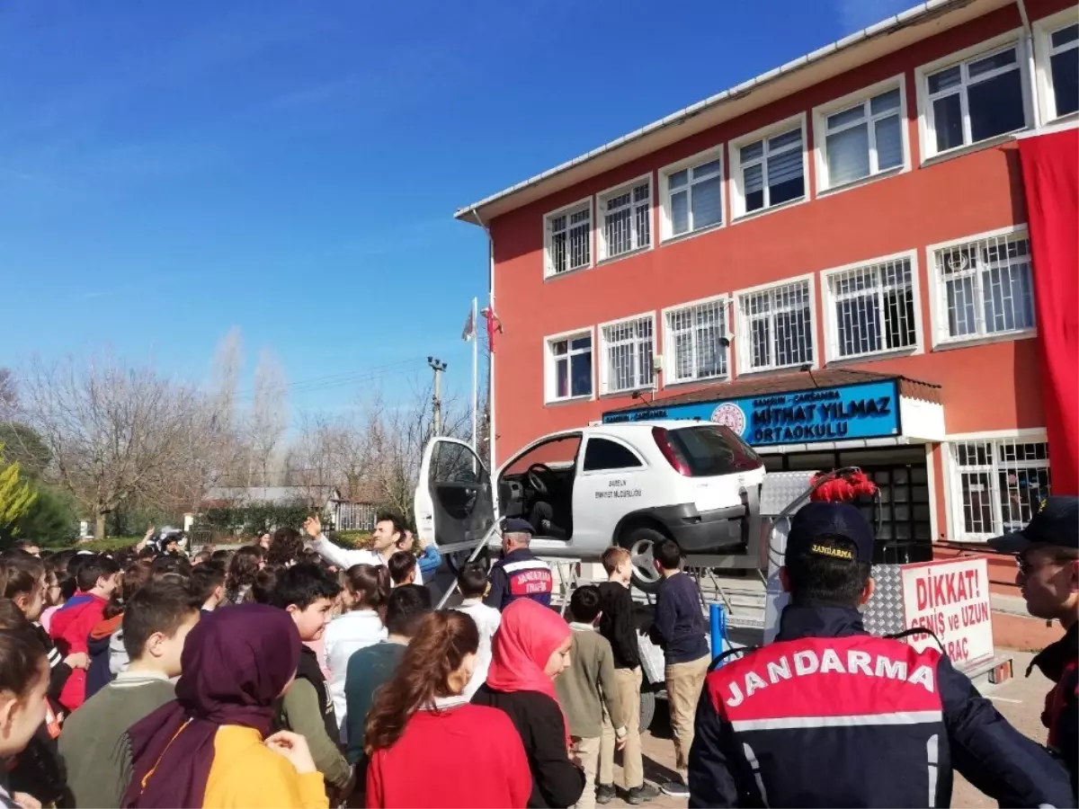 Öğrencilere 'Trafikte İlk Adımlar' semineri
