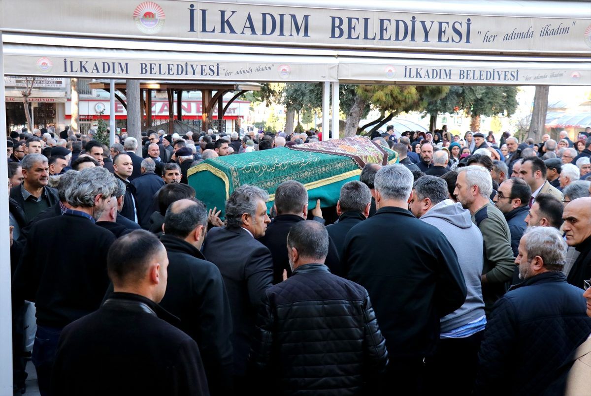 Samsun'daki servis kazasında ölen lise öğrencisi toprağa verildi