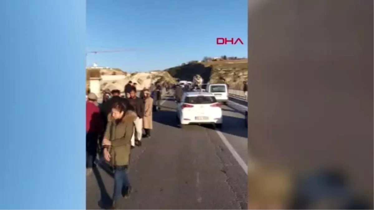 Şanlıurfa'da iki otomobil çarpıştı: 8 yaralı