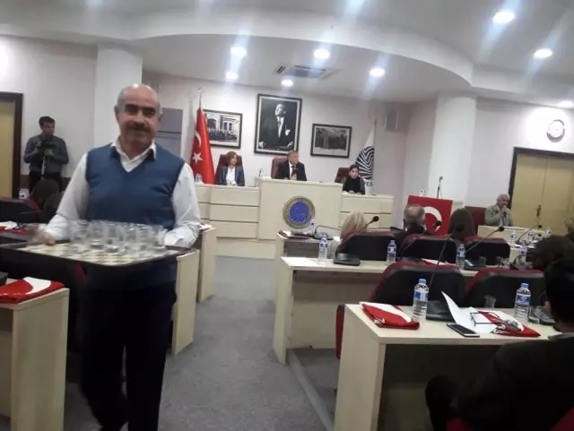 Seyhan Belediye Meclisi'nden şehitlere saygı toplantısı Seyhan Belediye Meclisi'nden şehitlere saygı toplantısı