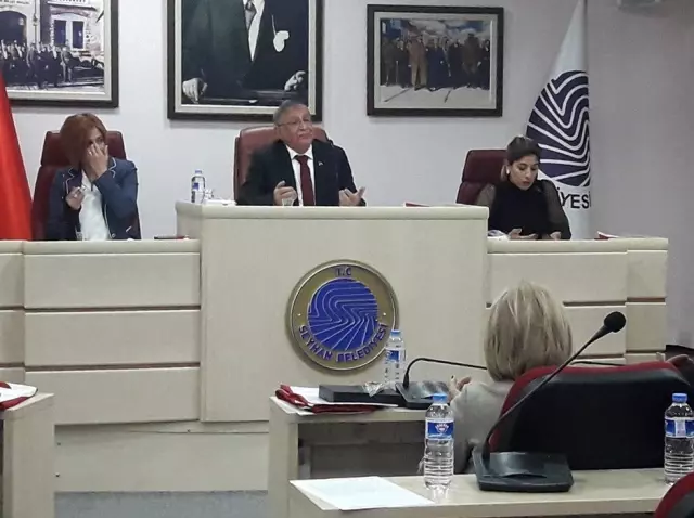 Seyhan Belediye Meclisi'nden şehitlere saygı toplantısı Seyhan Belediye Meclisi'nden şehitlere saygı toplantısı