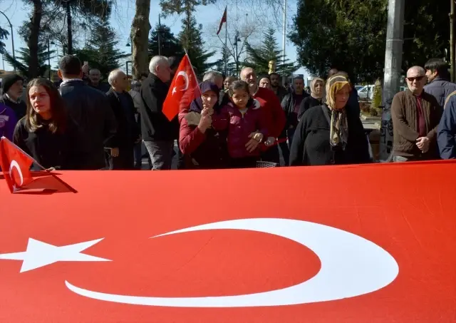 Türkiye Mehmetçik için tek yürek oldu Türkiye Mehmetçik için tek yürek oldu
