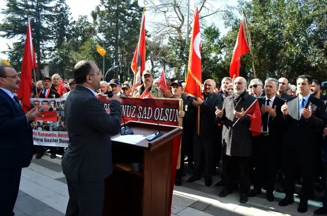 Türkiye Mehmetçik için tek yürek oldu Türkiye Mehmetçik için tek yürek oldu