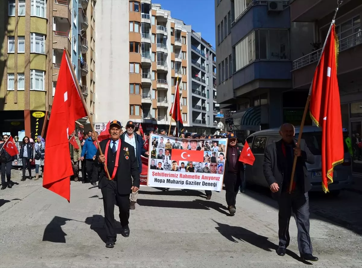Türkiye Mehmetçik için tek yürek oldu
