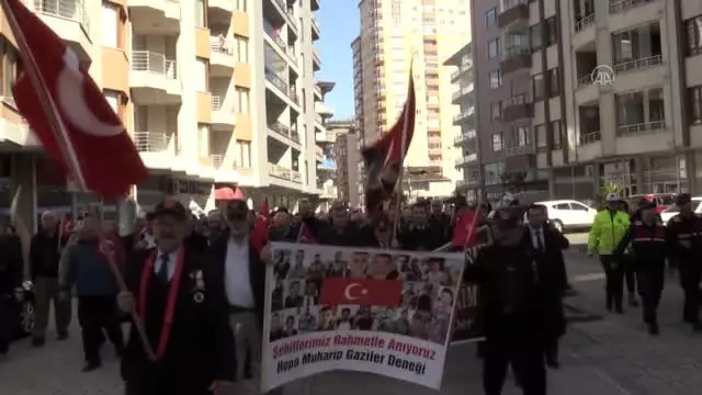 Türkiye Mehmetçik için tek yürek oldu Türkiye Mehmetçik için tek yürek oldu