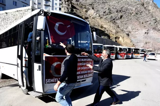 Türkiye Mehmetçik için tek yürek oldu Türkiye Mehmetçik için tek yürek oldu