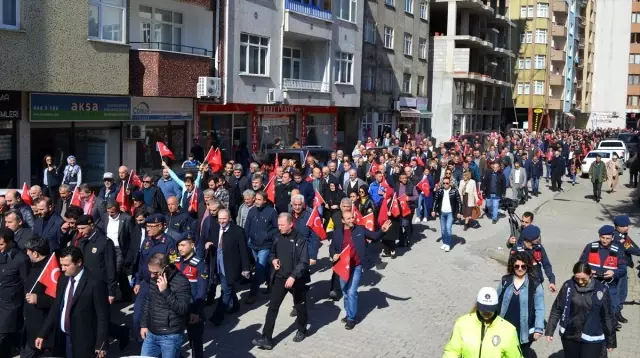 Türkiye Mehmetçik için tek yürek oldu Türkiye Mehmetçik için tek yürek oldu