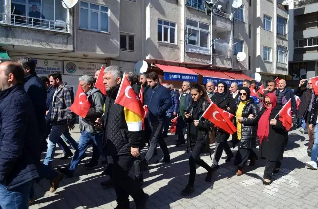 Türkiye Mehmetçik için tek yürek oldu Türkiye Mehmetçik için tek yürek oldu