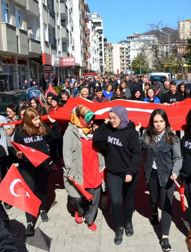 Türkiye Mehmetçik için tek yürek oldu Türkiye Mehmetçik için tek yürek oldu