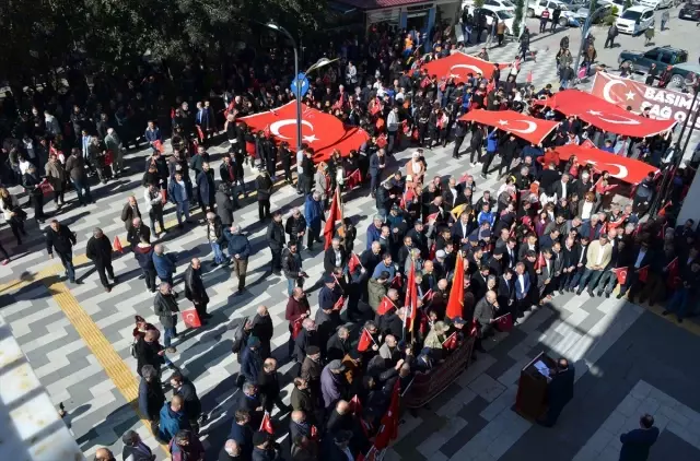 Türkiye Mehmetçik için tek yürek oldu Türkiye Mehmetçik için tek yürek oldu