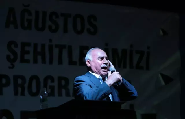 15 Temmuz'da ilk selayı okuyan ünlü hafız İsmail Coşar ile eşi trafik kazasında yaşamını yitirdi 15 Temmuz'da ilk selayı okuyan ünlü hafız İsmail Coşar ile eşi trafik kazasında yaşamını yitirdi