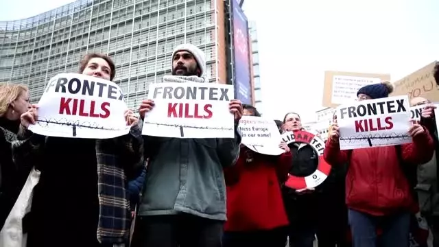 AB'nin ve Yunanistan'ın göç politikaları protesto edildi AB'nin ve Yunanistan'ın göç politikaları protesto edildi