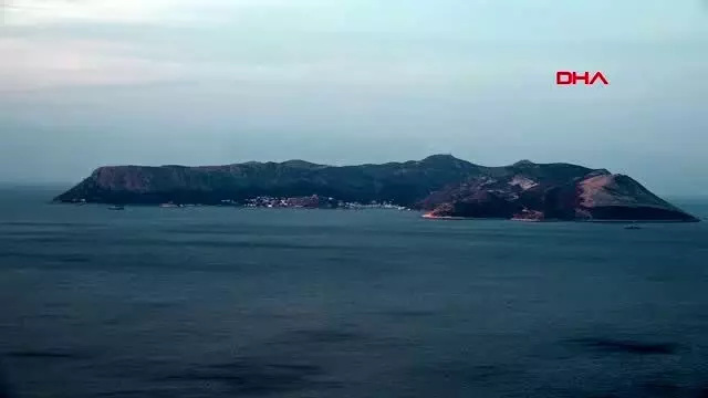 Antalya yunanistan'dan meis'e asker ve hücumbot takviyesi