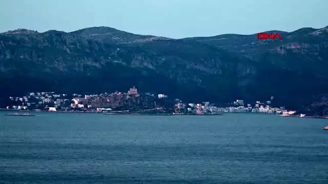 Antalya yunanistan'dan meis'e asker ve hücumbot takviyesi