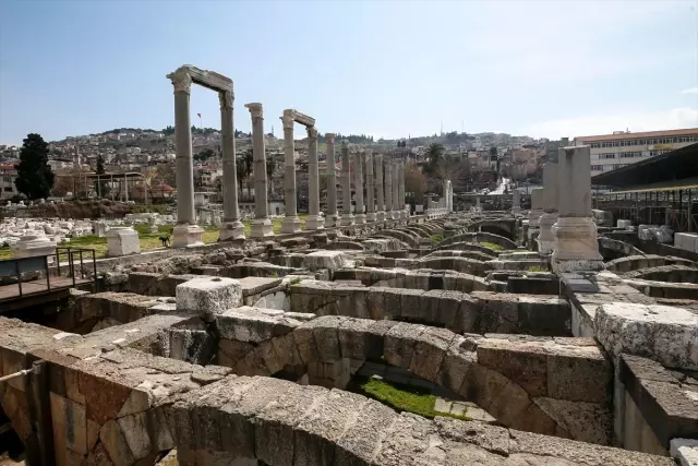 Antik Smyrna Kenti kazılarını İzmir Katip Çelebi Üniversitesi yürütecek Antik Smyrna Kenti kazılarını İzmir Katip Çelebi Üniversitesi yürütecek