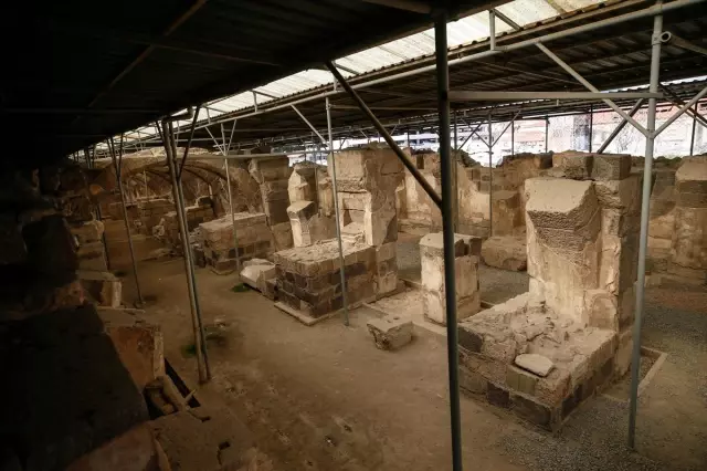 Antik Smyrna Kenti kazılarını İzmir Katip Çelebi Üniversitesi yürütecek Antik Smyrna Kenti kazılarını İzmir Katip Çelebi Üniversitesi yürütecek